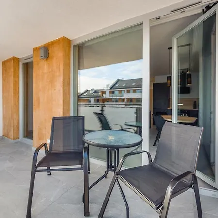 Apartamenty Sun & Snow Baltic Sun Z Basenem I Placem Zabaw Sztutowo Exterior photo